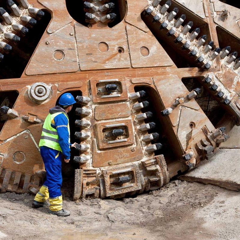 Offshore oil and gas with magnetic couplings